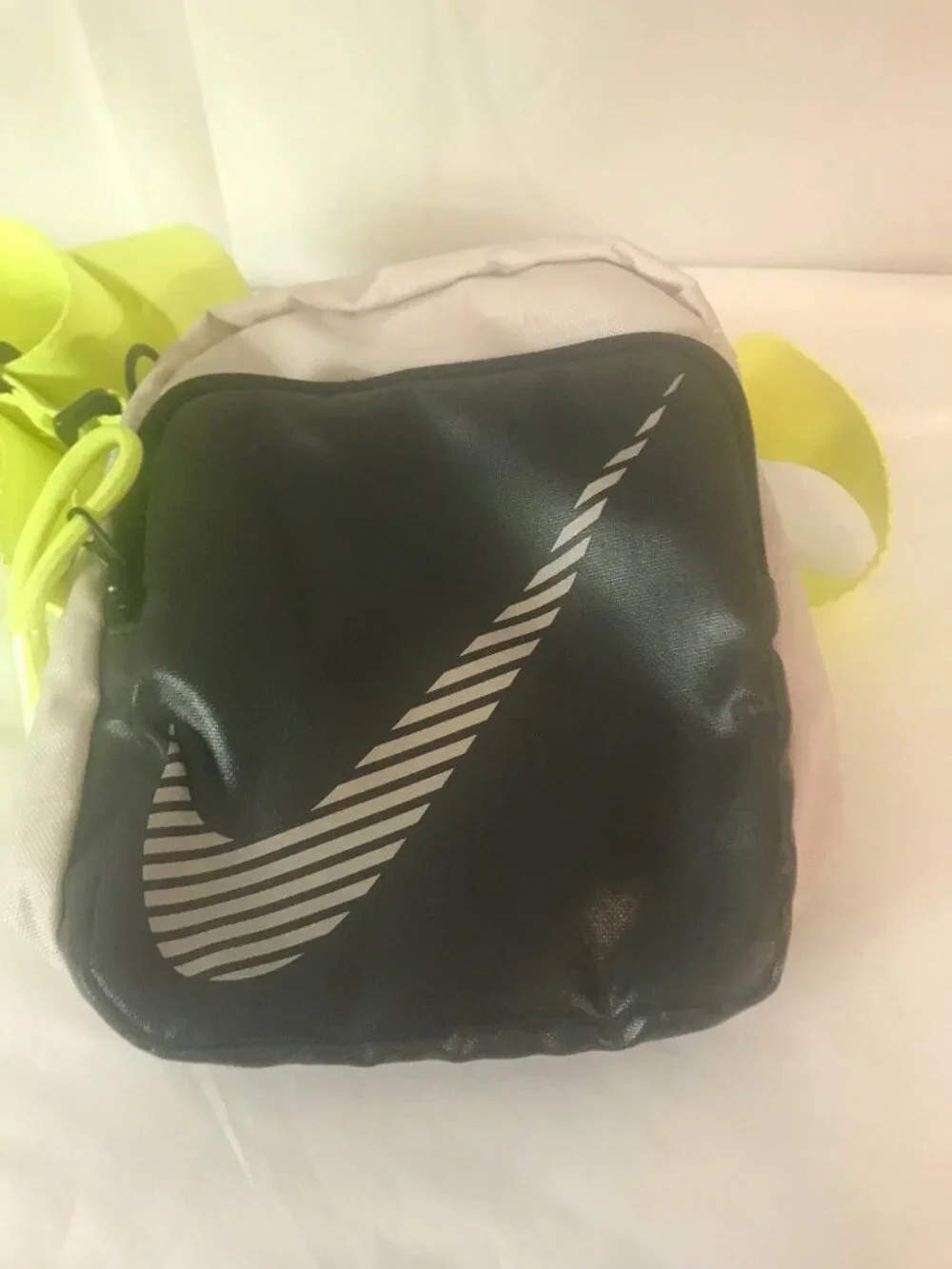 Nike Unisex Activewear Athletic Sport Cut Small Shoulder Cross Body Bag